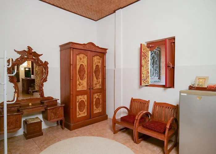 Hotel Gayatri 3*